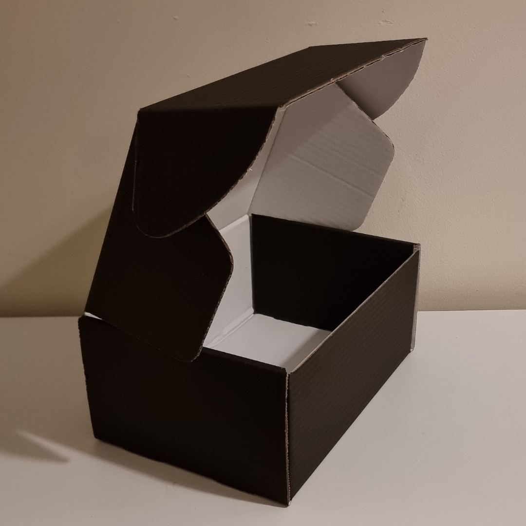 Cardboard bundle (D36) black inside, white - 1000 pieces